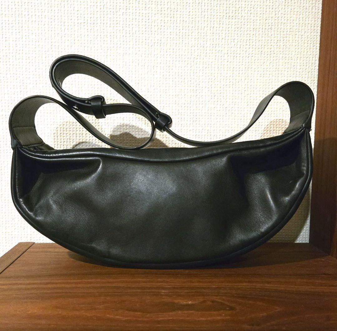 COS プレーテッド ベルトバッグ ブラック クロスボディバッグ 完売品