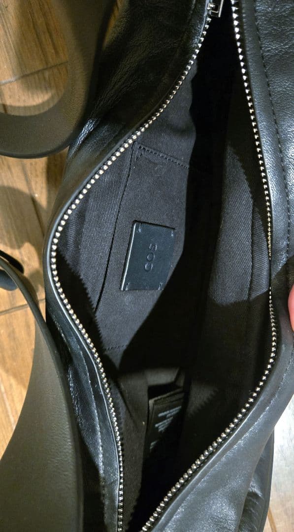 COS プレーテッド ベルトバッグ ブラック クロスボディバッグ 完売品