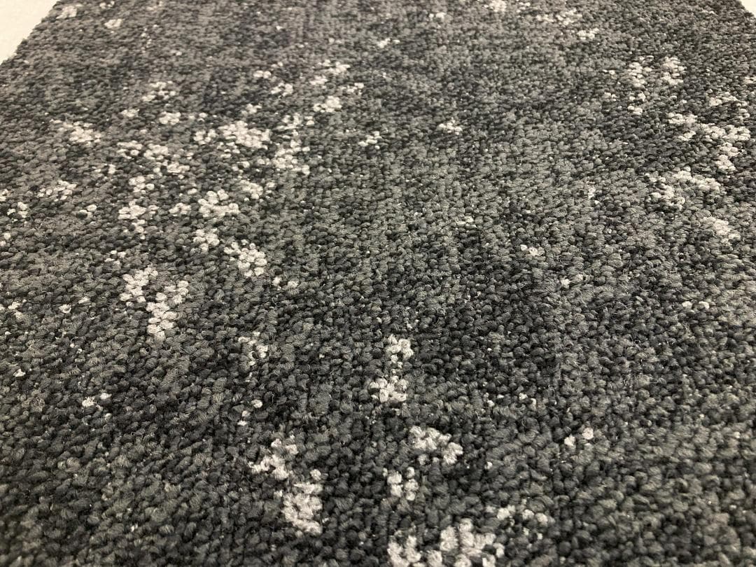 kuma　タイルカーペット　新品・未使用　国内メーカー　アウトレット