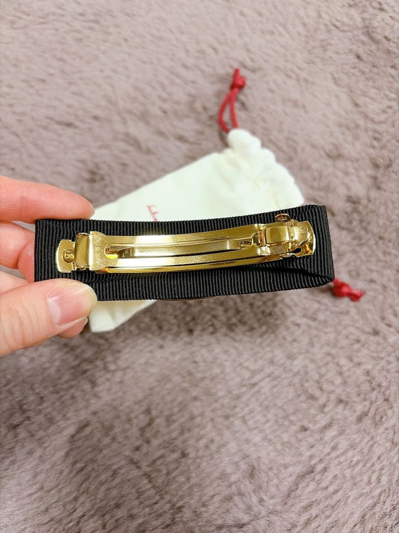 【未使用品】フェラガモ　リボンバレッタ