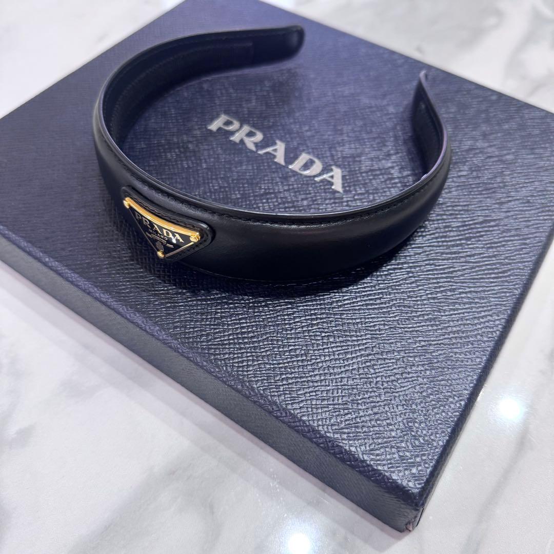 美品PRADA カチューシャ ブラックレザー