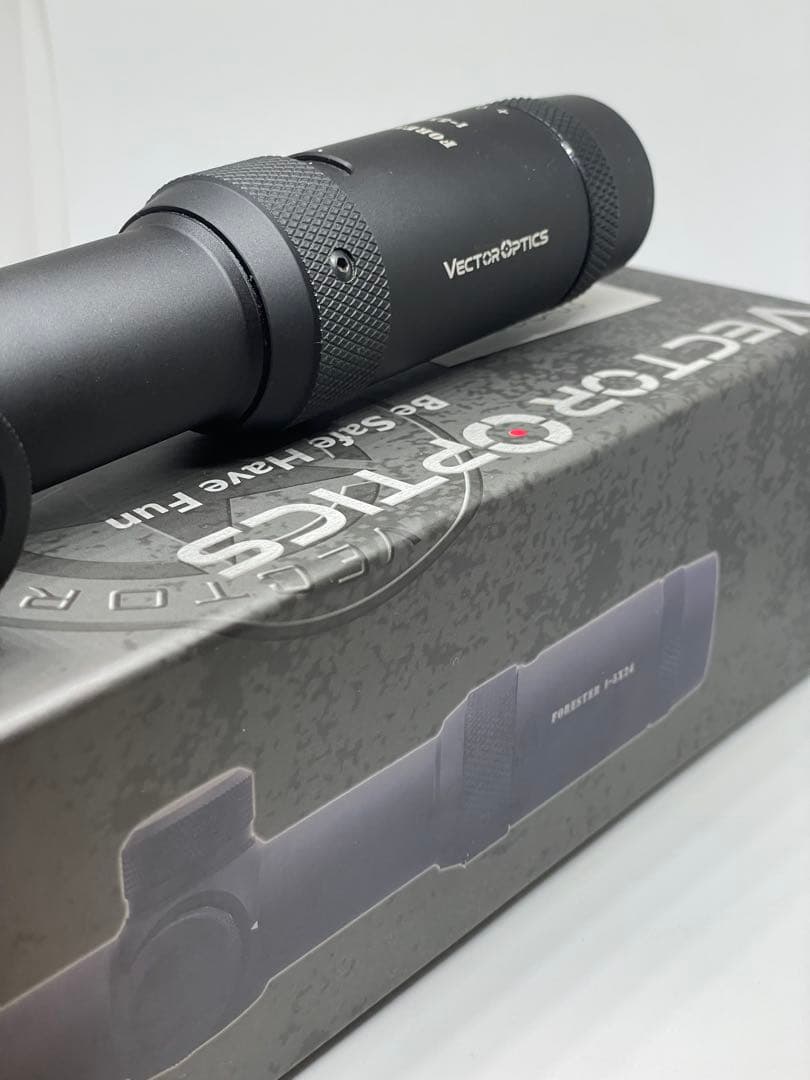 【美品です】ベクター オプティクス Vector Optics Forester