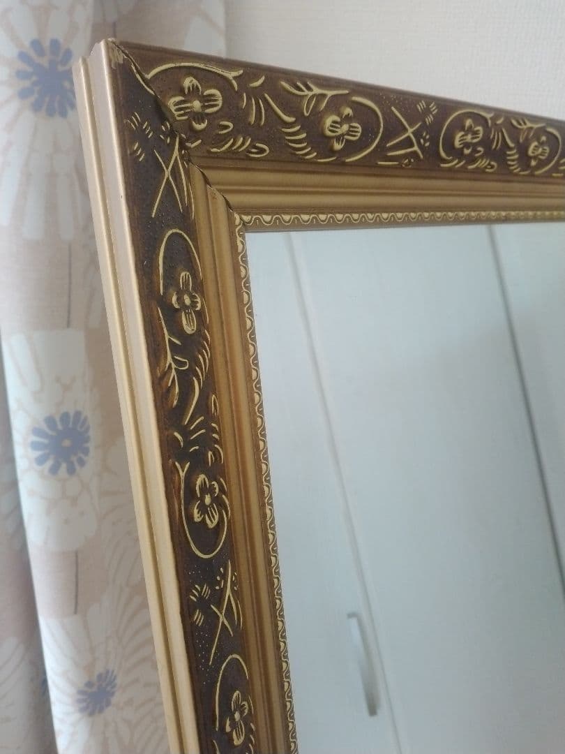アンティーク　天然木枠のスタンドミラー