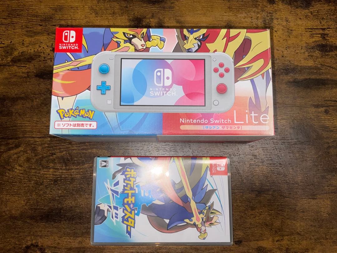 中古　Nintendo Switch Lite ポケモンソード同梱