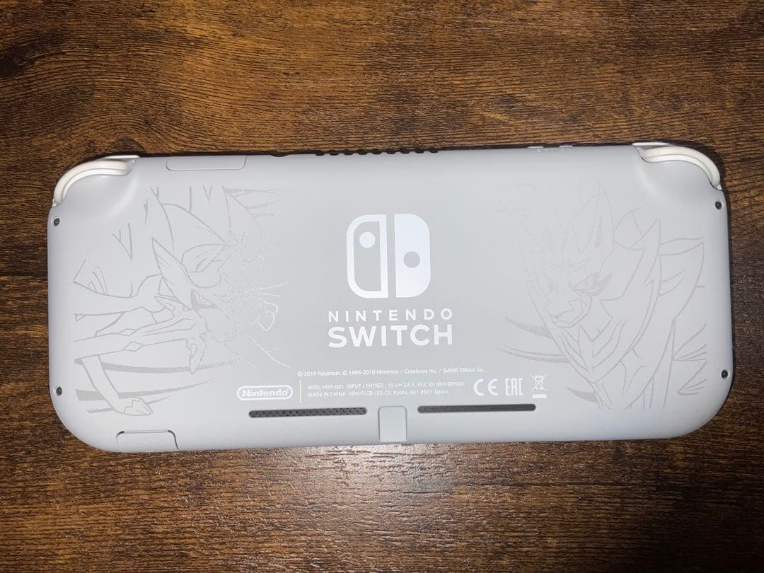 中古　Nintendo Switch Lite ポケモンソード同梱