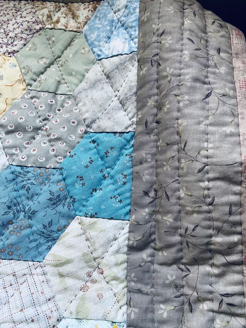 ハンドメイド　ベッドカバー　パッチワークキルト