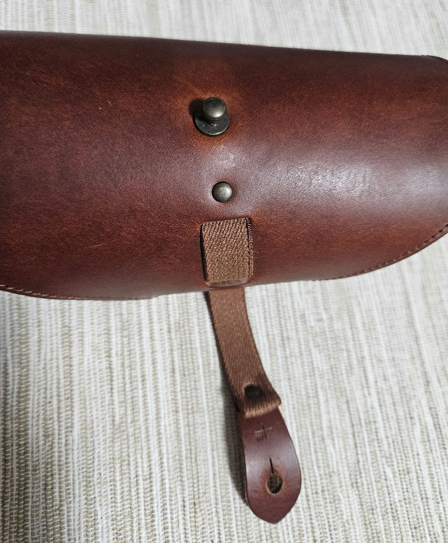 m+ [エムピウ] rotolo メガネケース ブラウン