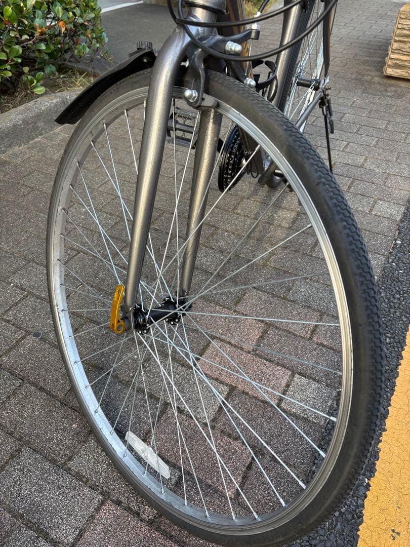 クロスバイク グレー 700Cタイヤ
