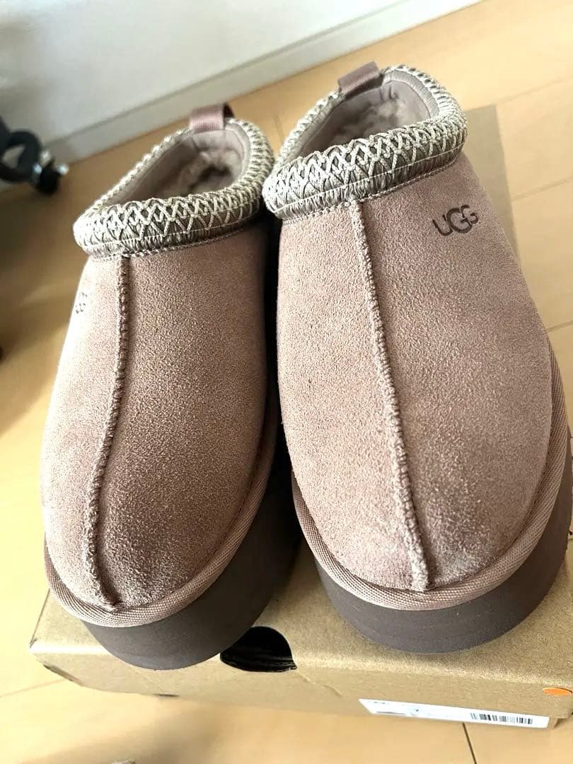 新品未使用品　UGG ムートンブーツ　スリッポン　タズⅡ tazz