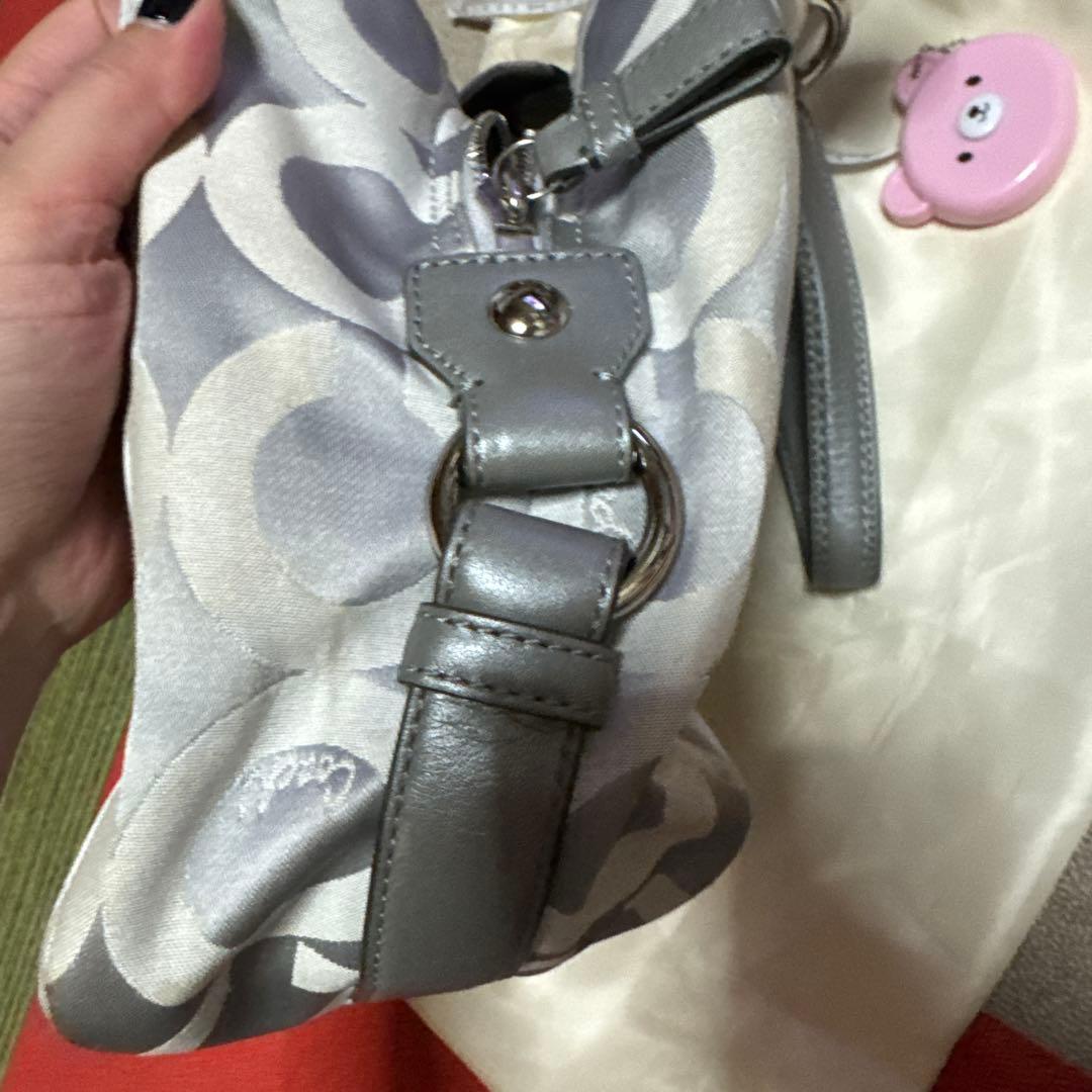 コーチ　オプアートシルバー　ハンドバッグ