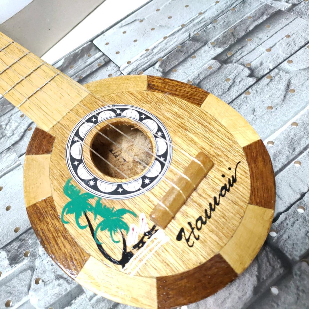 ココナッツ型の ウクレレ オーナメント ♪ハワイで購入しました