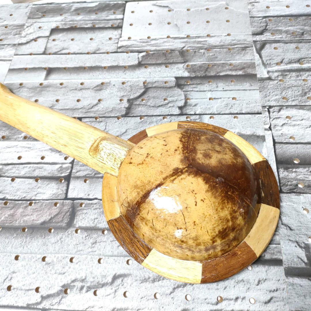 ココナッツ型の ウクレレ オーナメント ♪ハワイで購入しました