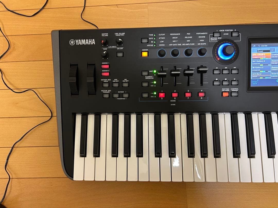 Yamaha MODX6 シンセサイザー 61鍵　専用ケース他シールドなど付属