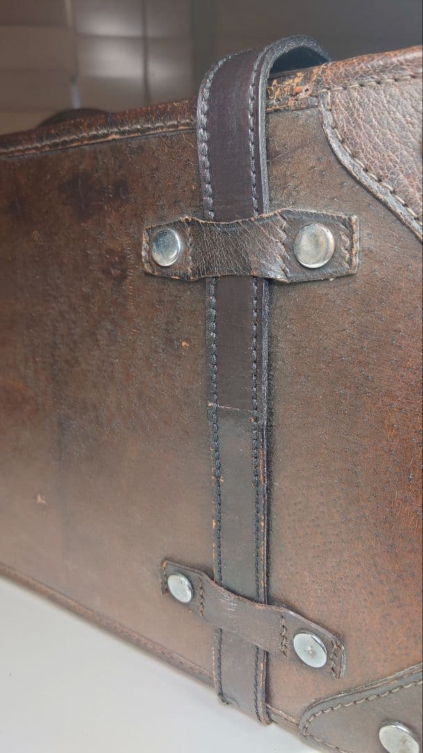 【 鍵付き 】アンティーク総天然皮革製トランク バッグ 中型