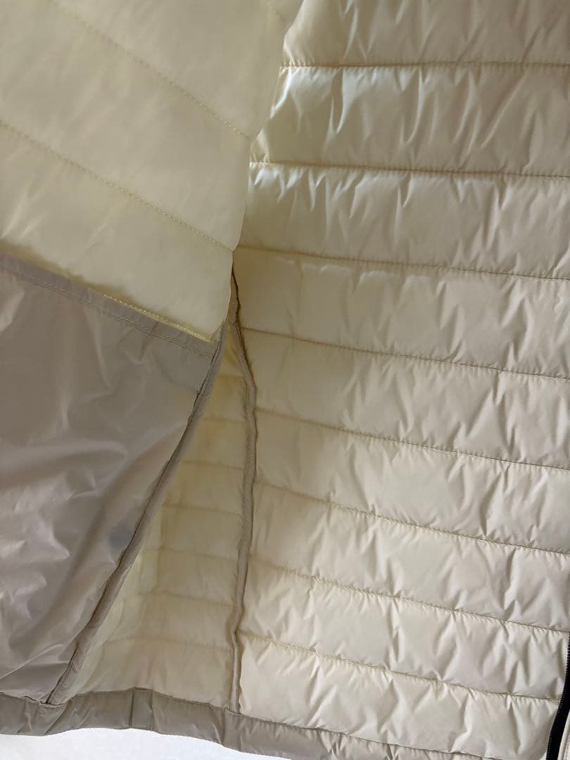 BOSS 国内正規品アイボリー ダウンベスト 新品タグ付き Sサイズ 現行タグ