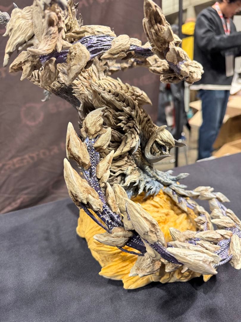 鎖刃竜アルシュベルド　未塗装未組立 ガレージキット