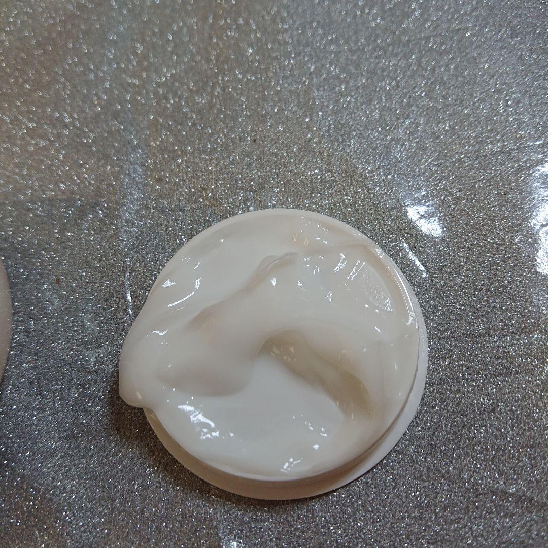 ディオール スノーエッセンスオブライトクリーム今年5月購入極美品