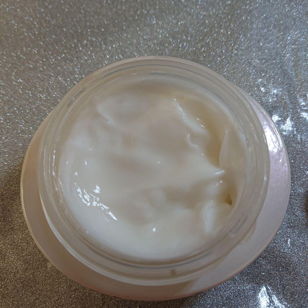 ディオール スノーエッセンスオブライトクリーム今年5月購入極美品