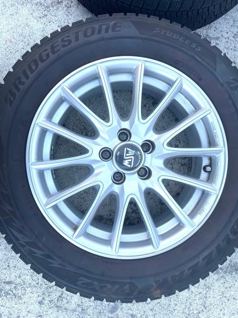 VW T-クロス　スタッドレス/アルミ 5穴 PCD100 205/60/16