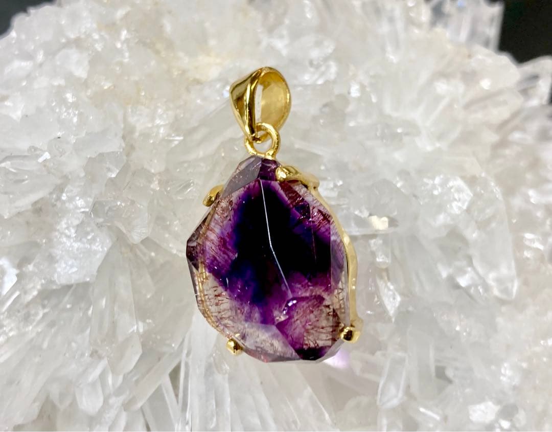 ウィッグ　夢幻品質　幻のブラジル・エスピリット鉱山セイクリッドセブンPT①