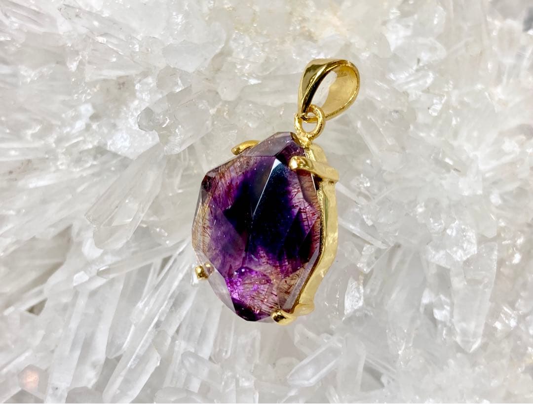 ウィッグ　夢幻品質　幻のブラジル・エスピリット鉱山セイクリッドセブンPT①