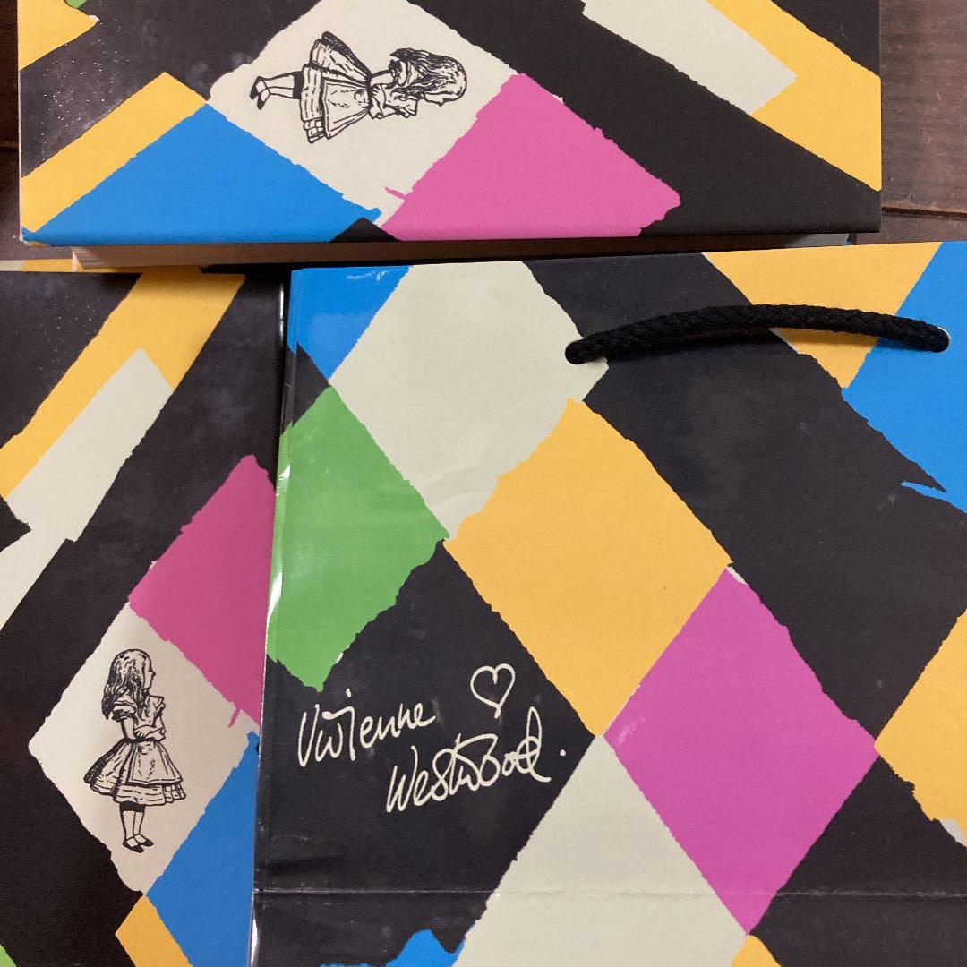 VIVIENNE WESTWOOD 不思議の国のアリス ヴィヴィアン
