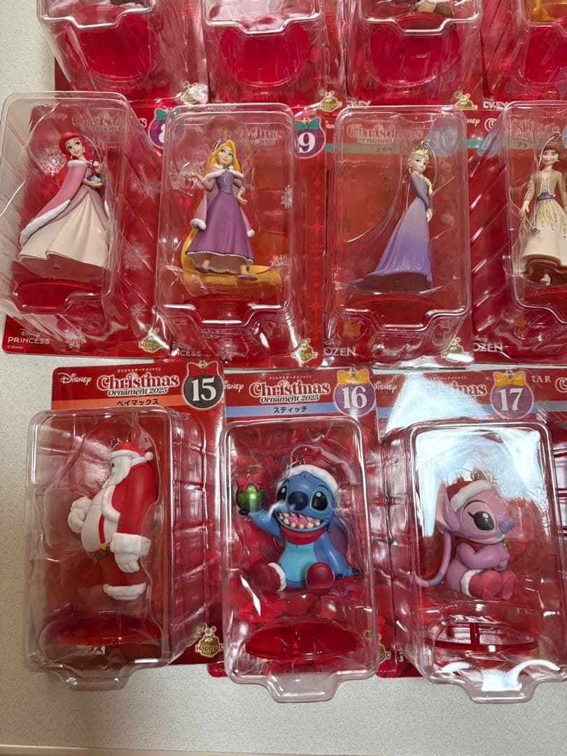 ディズニー クリスマスフィギュアセット 20体　ハッピーくじ