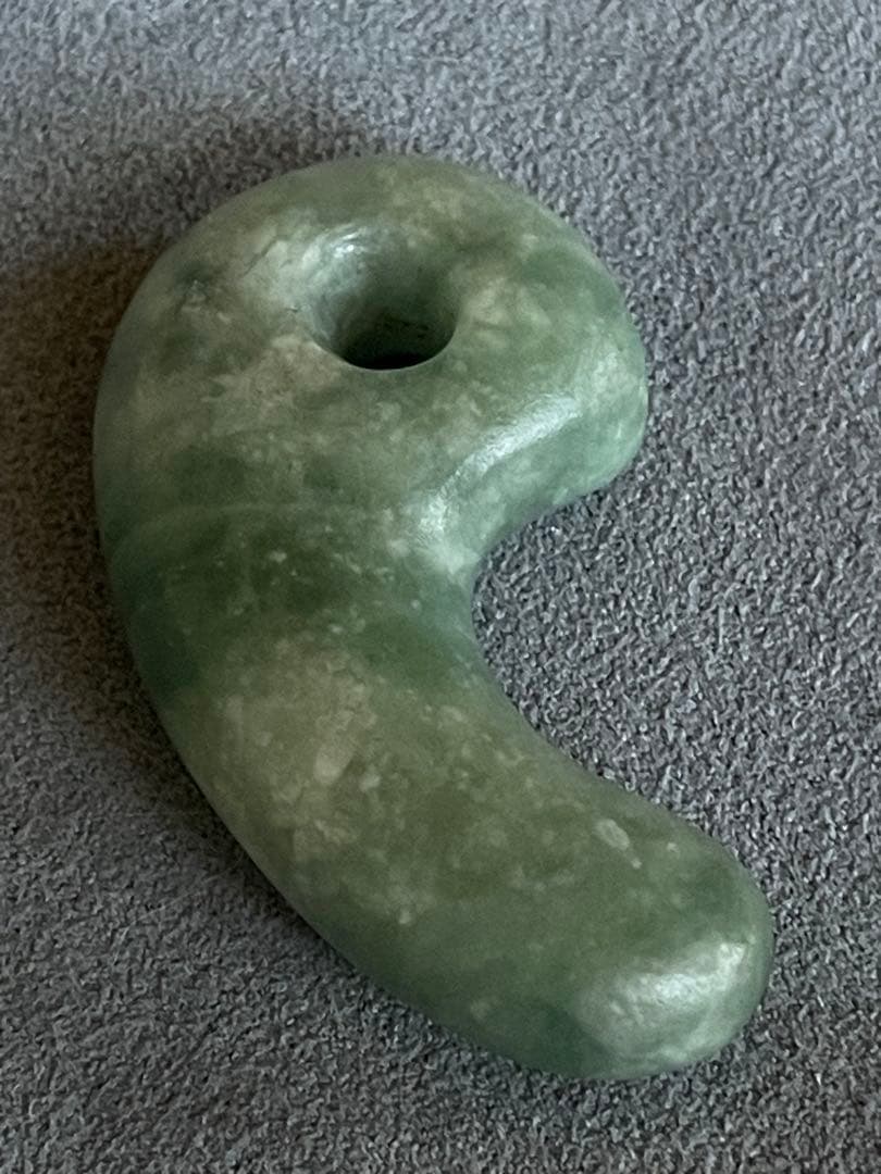 古墳期後期　翡翠勾玉　出土品