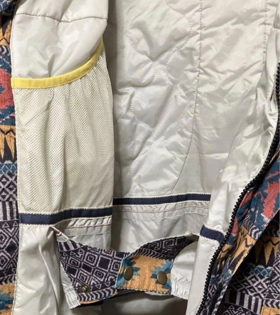 【新品半額以下】BURTON スノボジャケット　Lサイズ