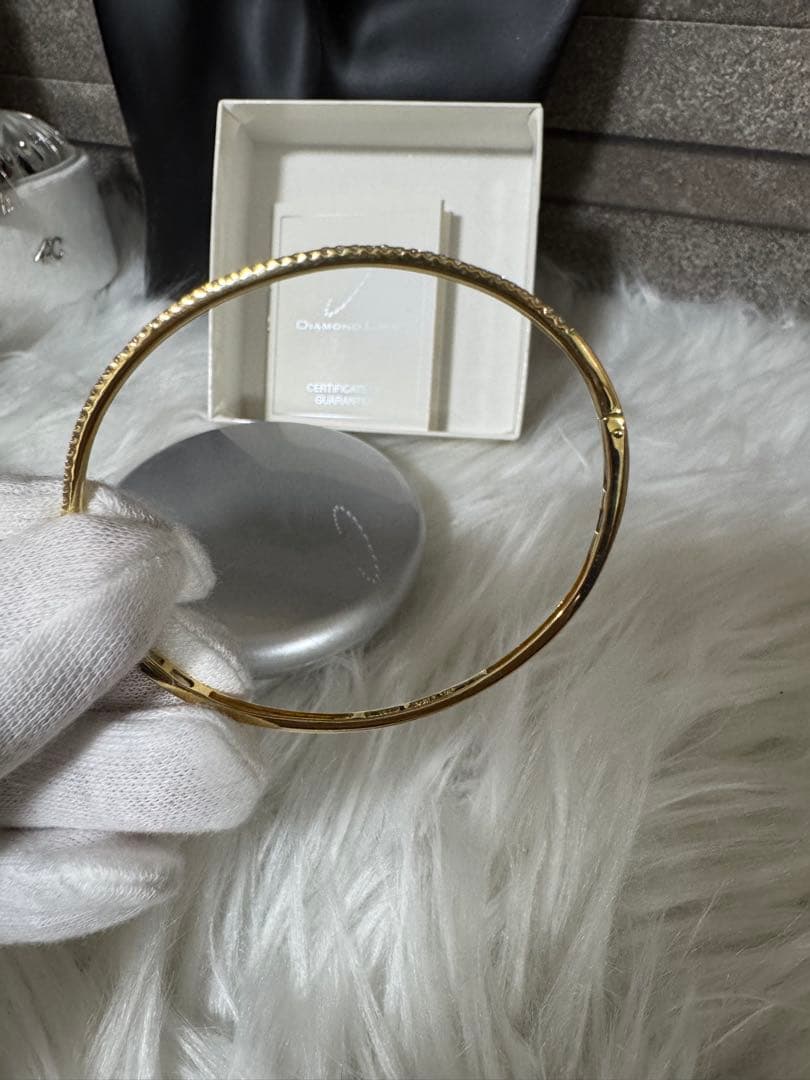 K18Diamond Line ゴールドバングル ダイヤモンド装飾