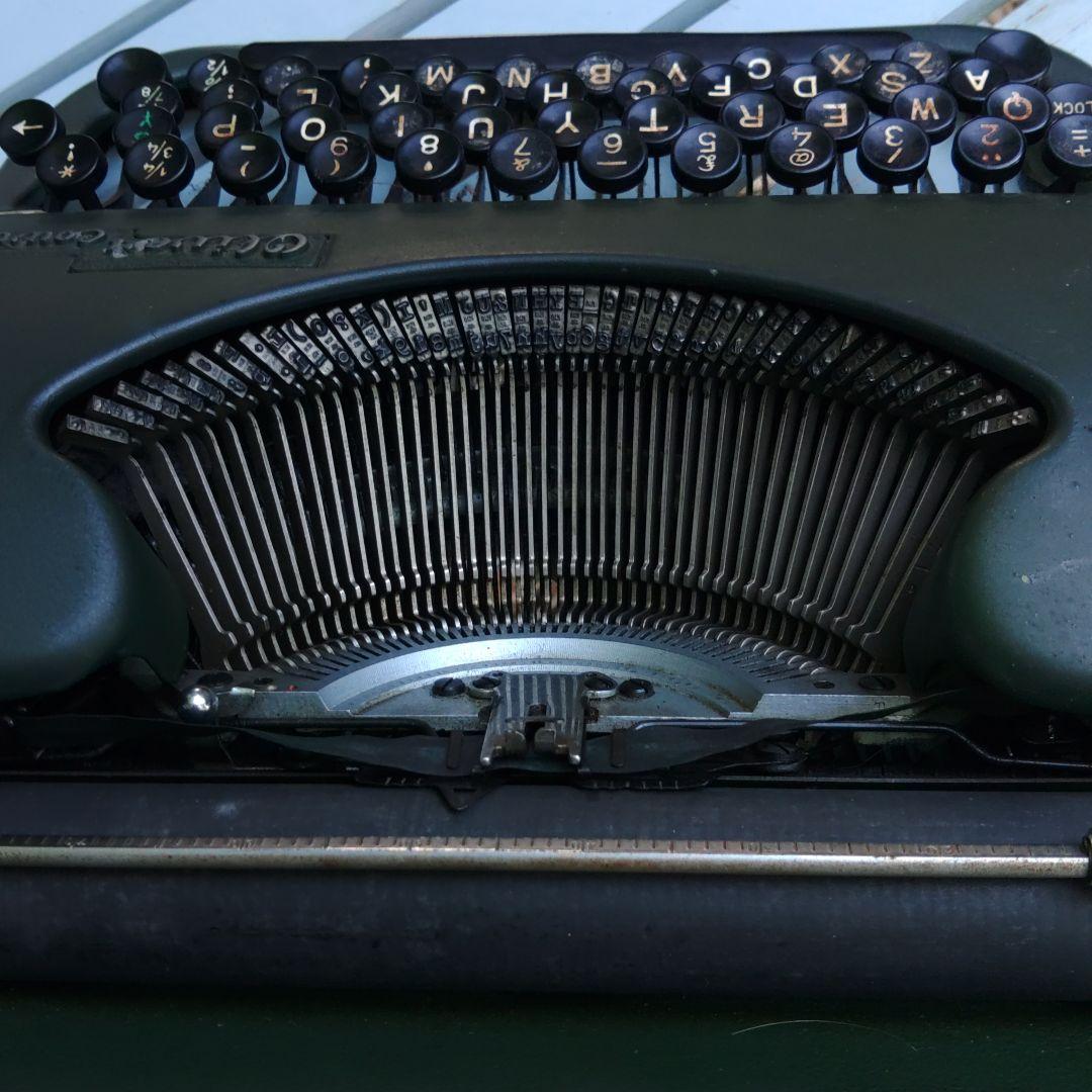 アンティーク　英国製タイプライター　レトロ機器