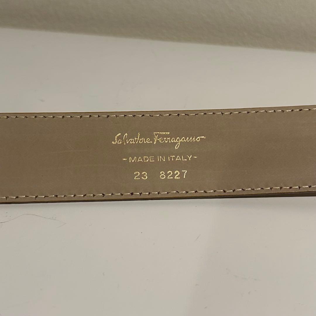 Salvatore Ferragamo ベージュ ベルト