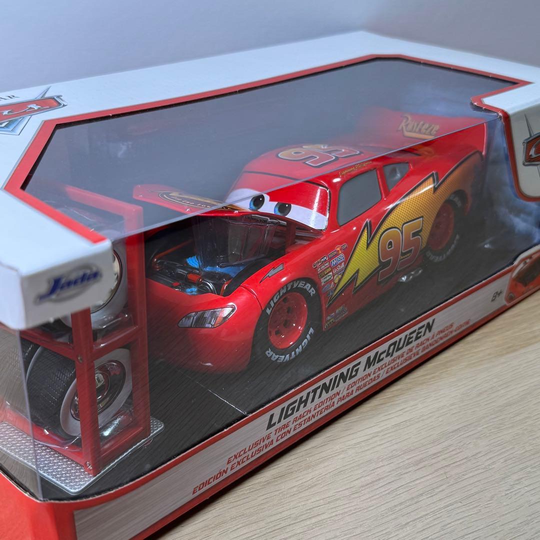 新品未開封 カーズ マックィーンMcQueen合金モデル 限定ラック付