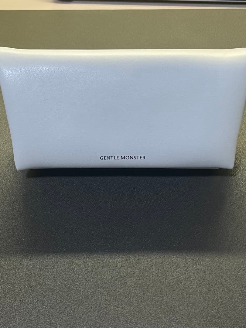 小物 (Riga)gentle monster HEIZER