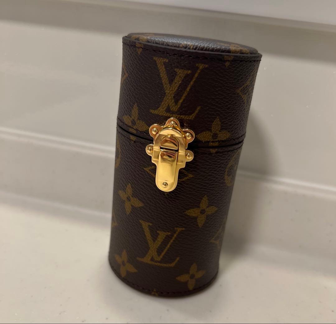 ルイヴィトン　トラベルケース