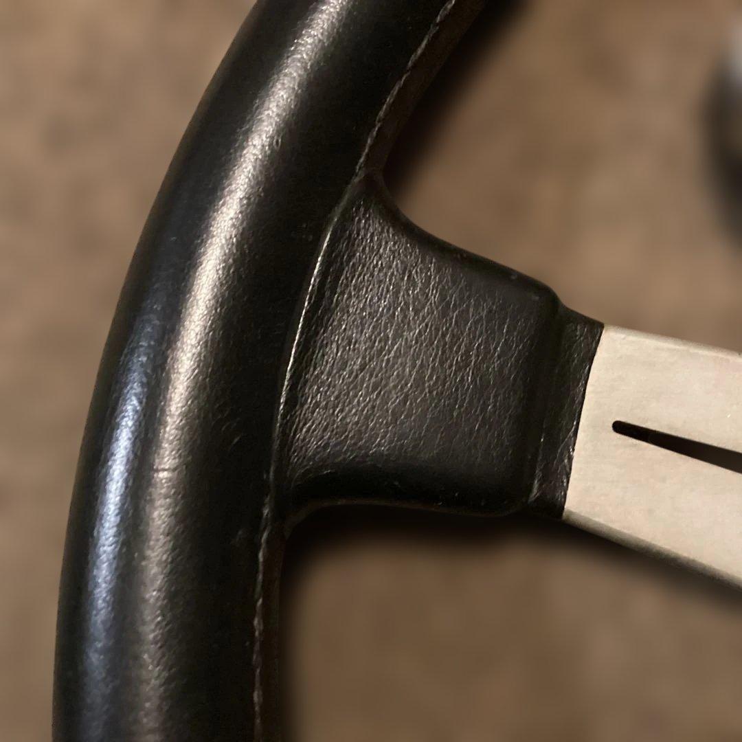 ナルディクラシックレザー36Φホーンボタン、ホーンリング付き