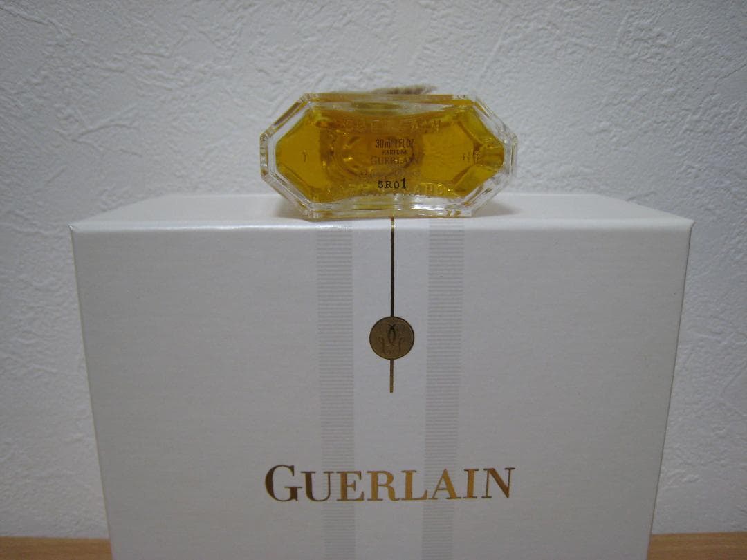 ゲラン　ナエマ　パルファン（香水）　30ml