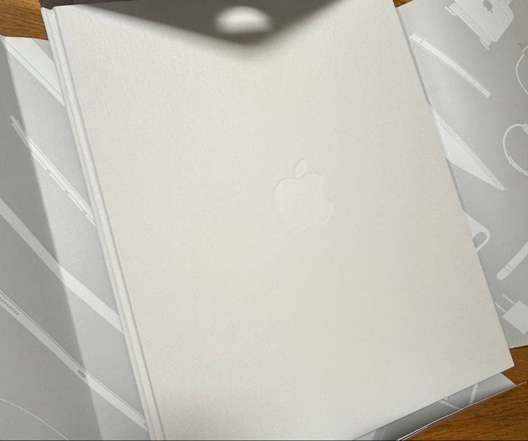 Apple『Designed by Apple in California』大