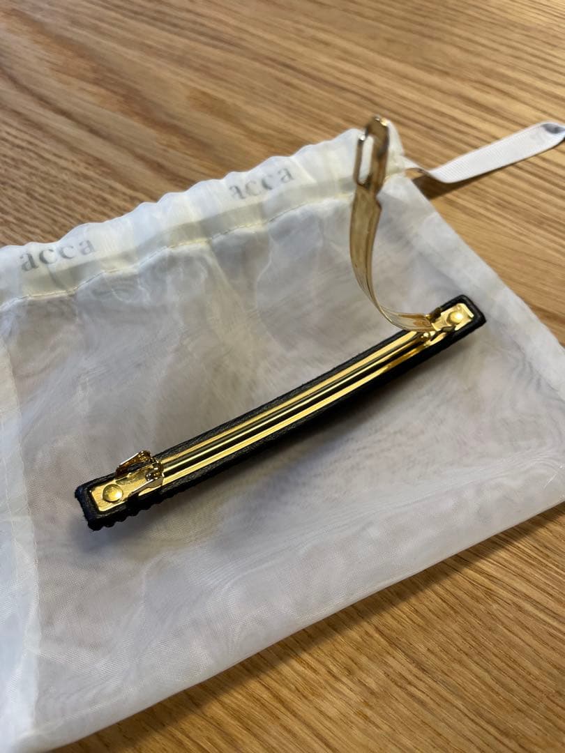 【h】acca オードリー バレッタ ブラック