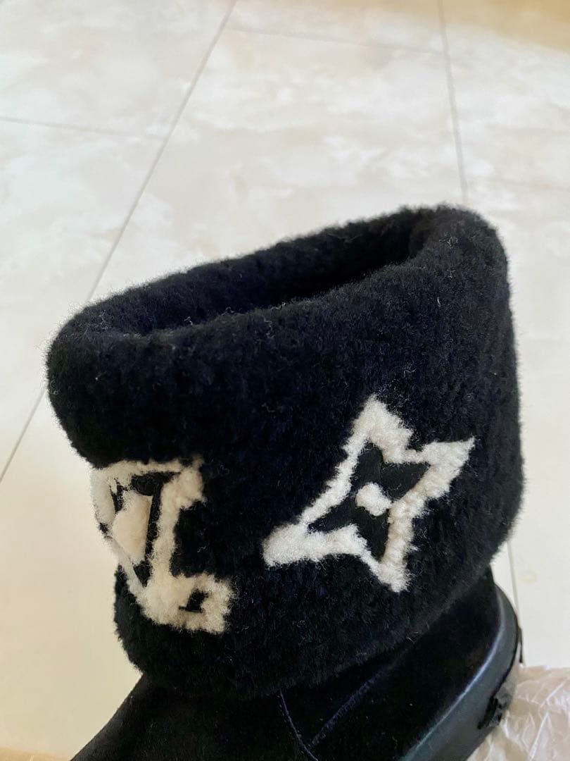 23年製 ルイヴィトン スノードロップ ムートン ショート ブーツ 24.5cm