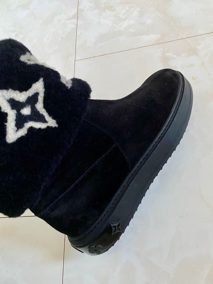 23年製 ルイヴィトン スノードロップ ムートン ショート ブーツ 24.5cm