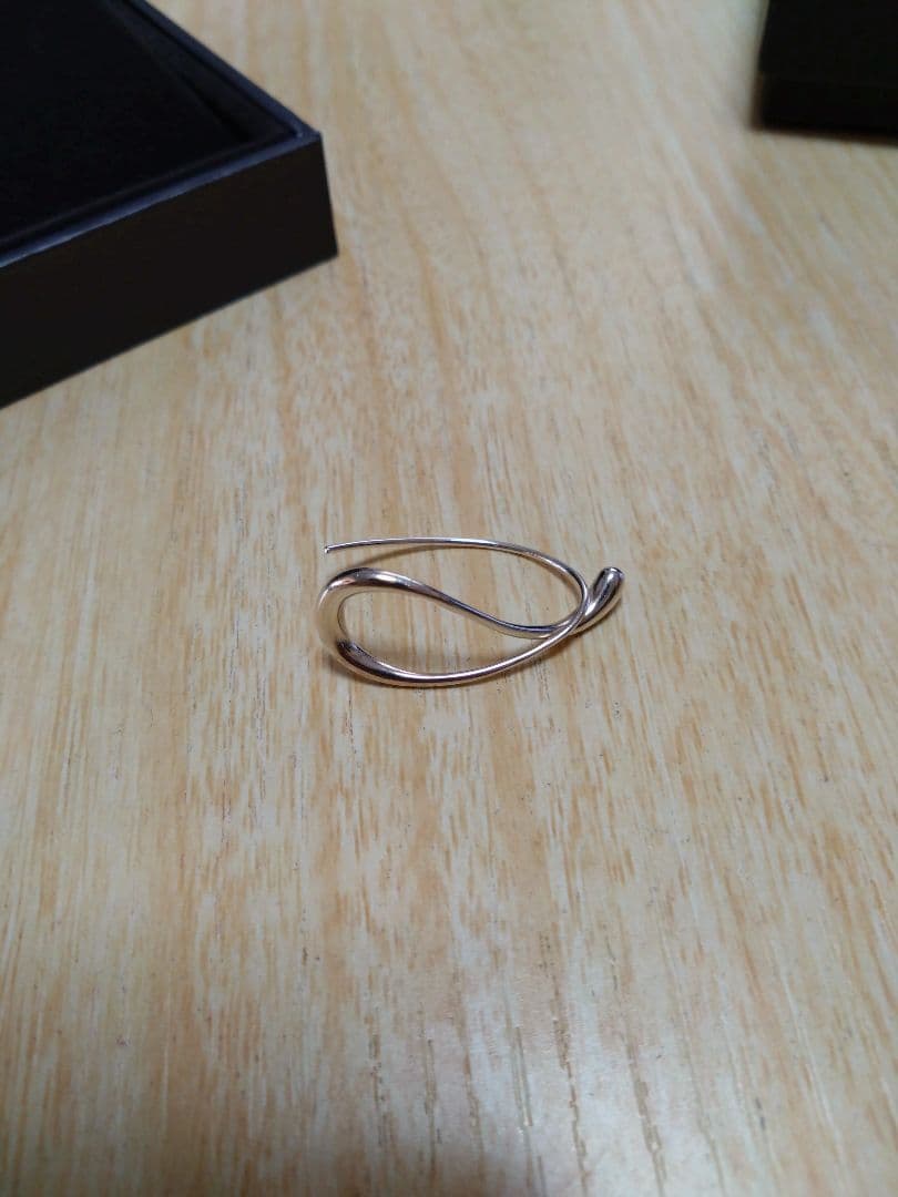   ジョージジェンセン マーシーイヤーフープ片耳