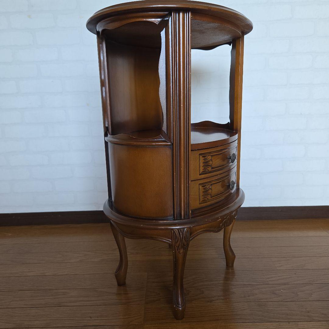 イタリア製アンテイク猫脚ラウンドチェスト