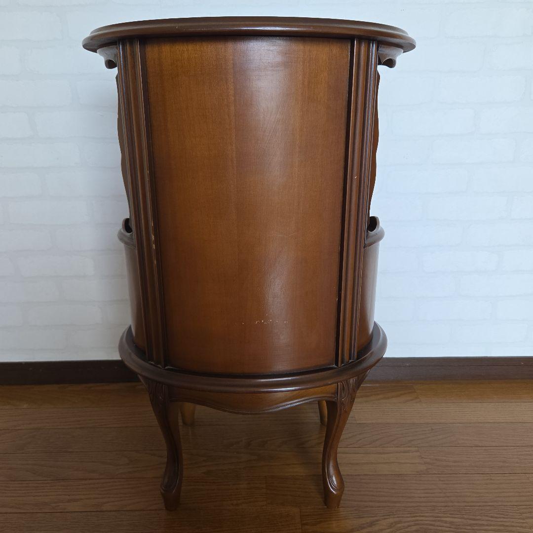 イタリア製アンテイク猫脚ラウンドチェスト