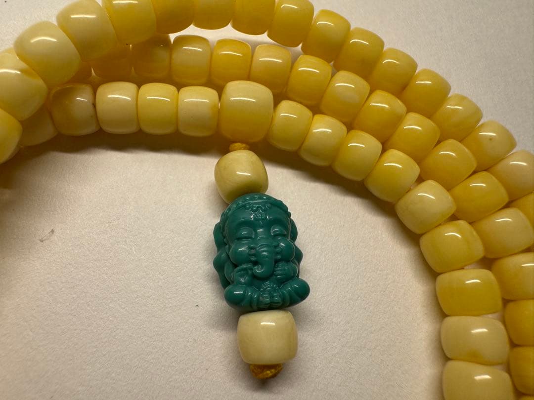 セール中　希少 蜜蝋ロングビーズ トルコ石