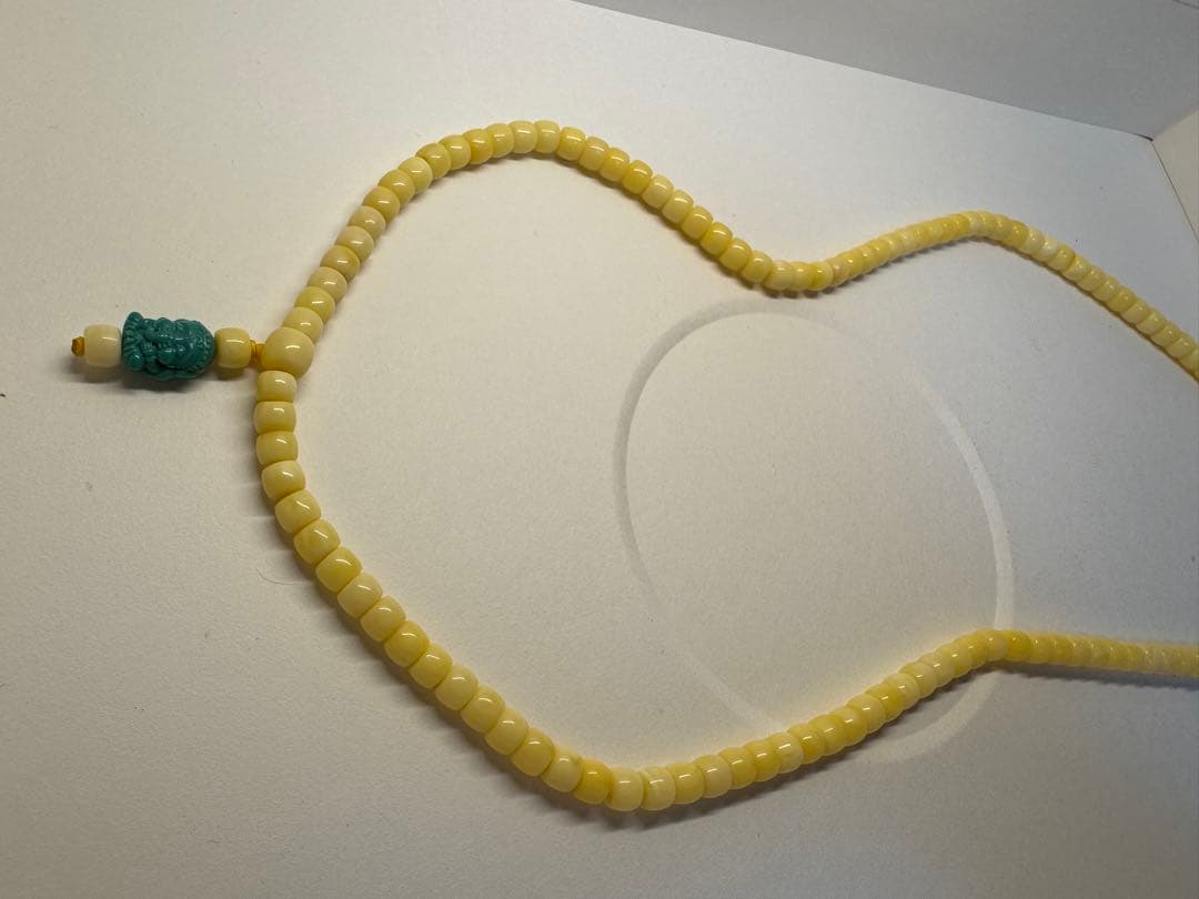 セール中　希少 蜜蝋ロングビーズ トルコ石