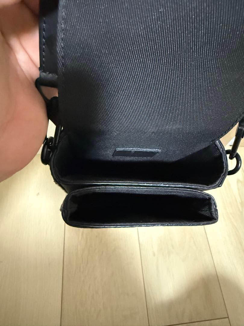 Louis Vuitton Sロック ヴェルティカル・ウェアラブル ウォレット