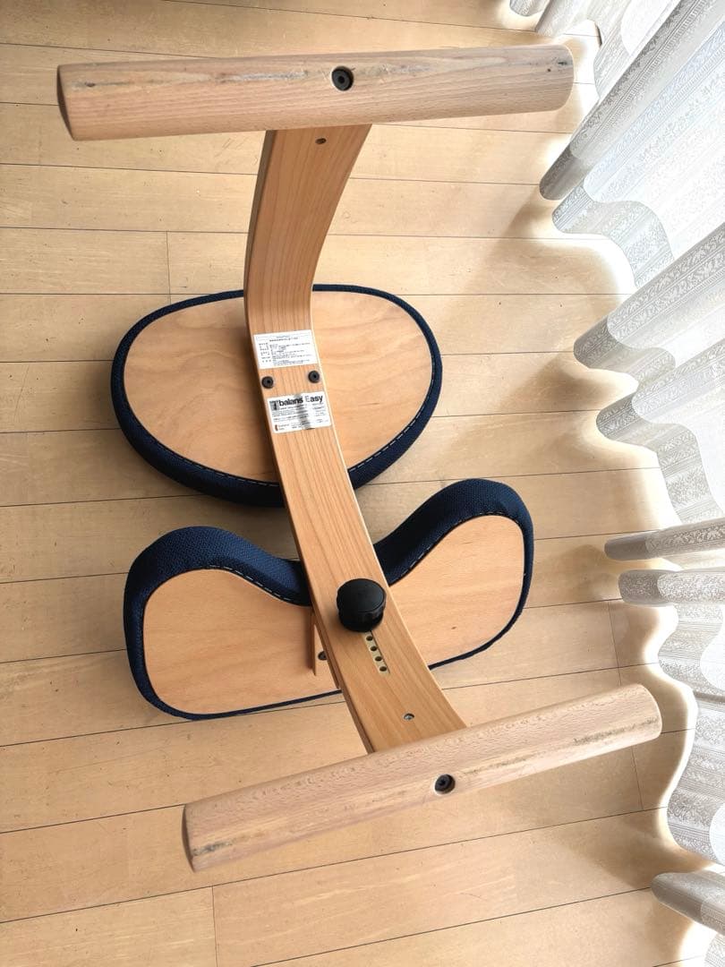 balans lab 姿勢矯正用ネイビー椅子