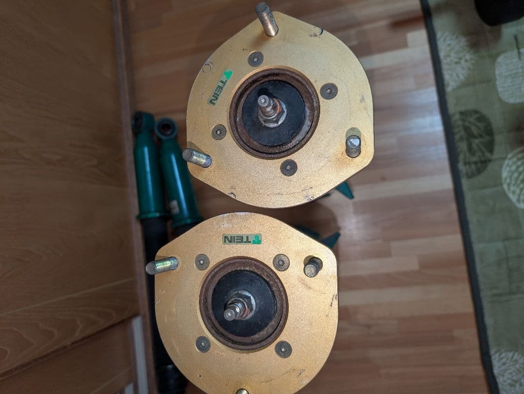 70ヴォクシー車高調　テイン