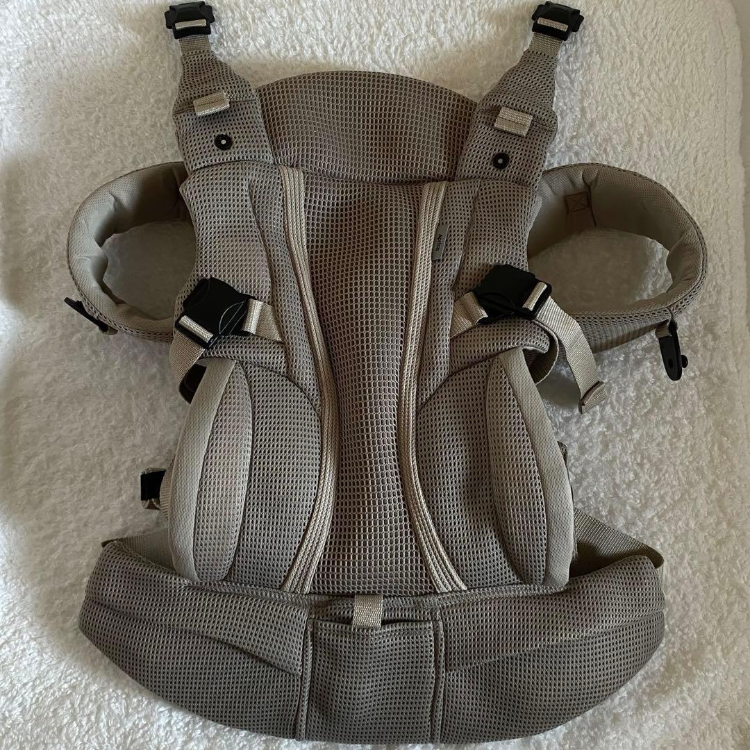 アップリカ　ラクリス　抱っこ紐　ベージュ